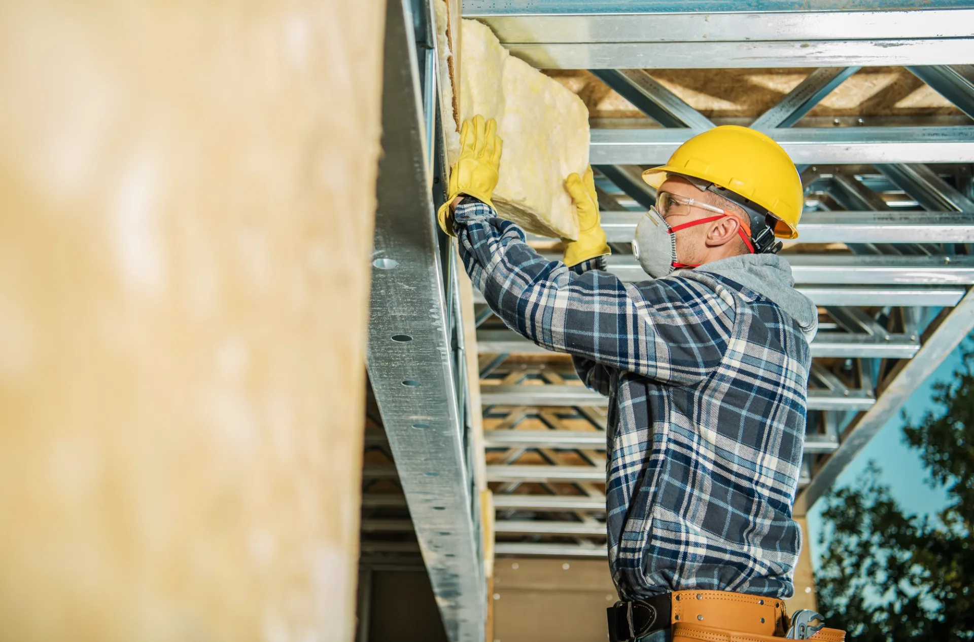 Energy-efficient home insulation using eco-friendly premium materials by EA Bouwservice.